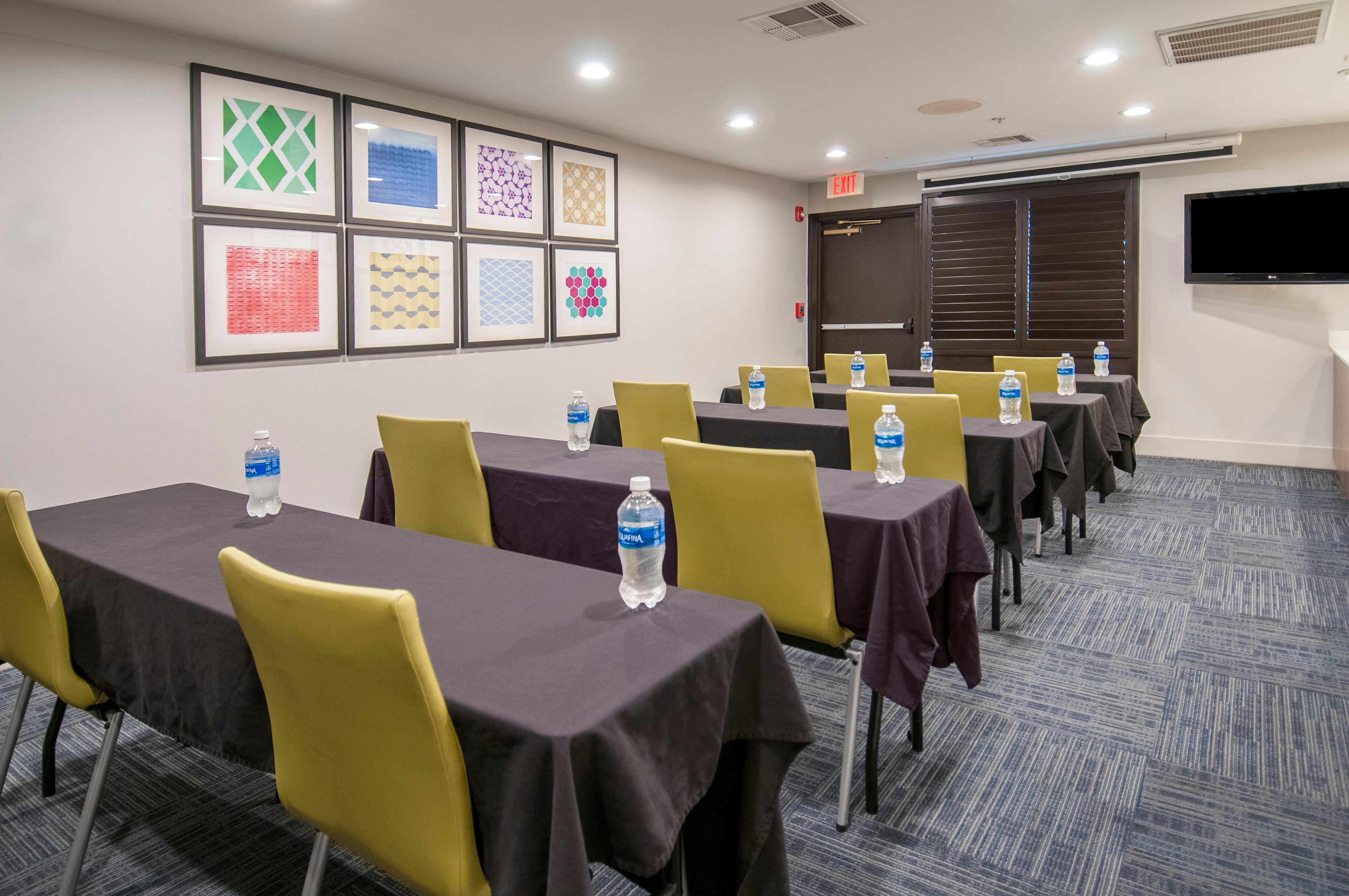 Holiday Inn Express Hotel & Suites Plano West - Frisco By Ihg Exterior photo